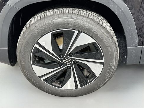 New 2026 Volkswagen Taos SE AWD/4WD image 9