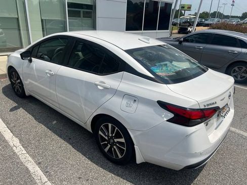 Used 2020 Nissan Versa SV FWD image 3
