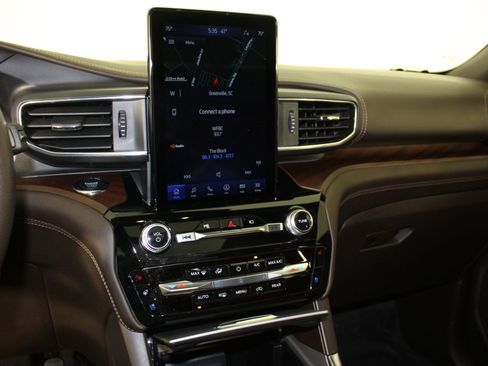 Used 2023 Ford Explorer King Ranch w/ Technology Package image 27