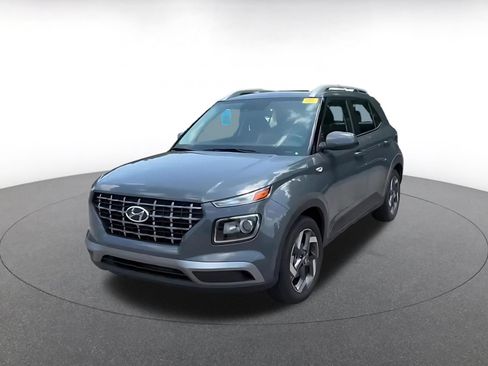 Used 2026 Hyundai Venue SEL FWD image 5
