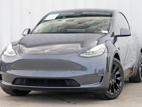 Used 2021 Tesla Model Y Long Range image 3