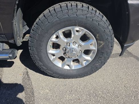 Used 2024 RAM 2500 Laramie w/ Snow Chief Group AWD/4WD image 18