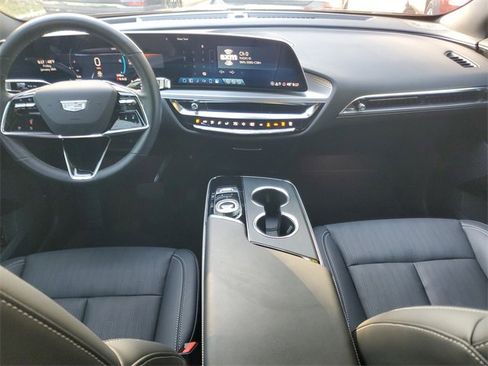 Certified 2025 Cadillac Lyriq Luxury image 13