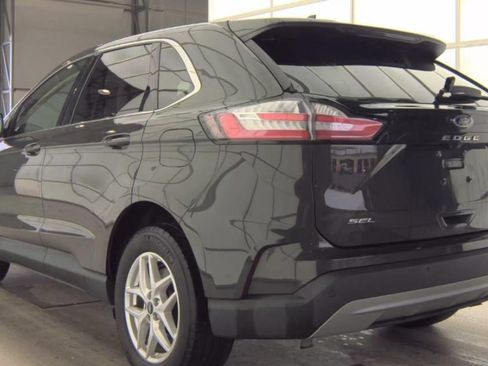 Certified 2023 Ford Edge SEL w/ Convenience Package AWD/4WD image 3