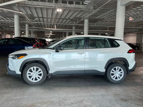 Used 2023 Toyota Corolla Cross L image 5