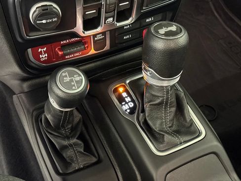 Certified 2024 Jeep Wrangler Unlimited AWD/4WD image 27