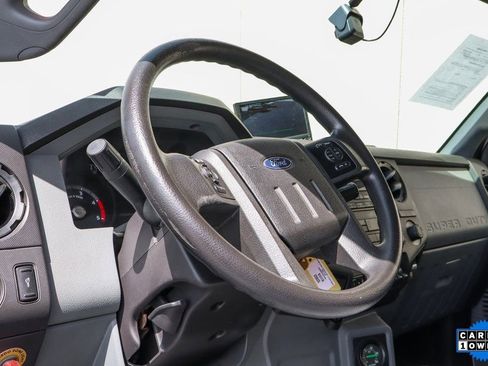 Used 2017 Ford F750 2WD Regular Cab Super Duty image 19