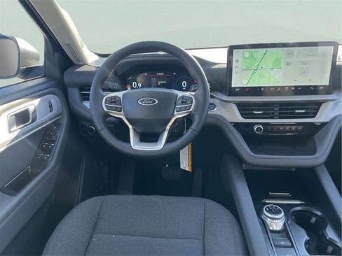 New 2025 Ford Explorer Active image 17