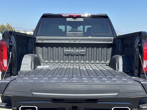 New 2026 GMC Sierra 1500 Denali Ultimate w/ LPO, Black Badging Package AWD/4WD image 27