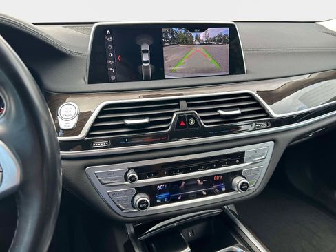 Used 2019 BMW 740i RWD image 19