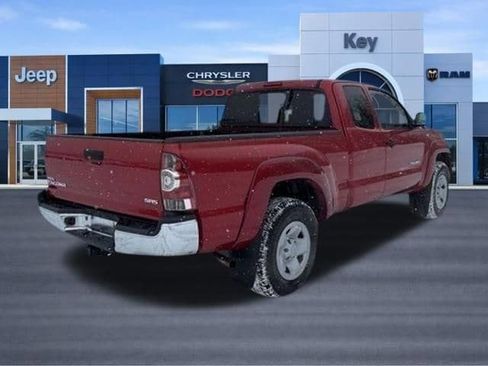 Used 2011 Toyota Tacoma 4x4 Access Cab w/ SR5 Pkg #2 image 5