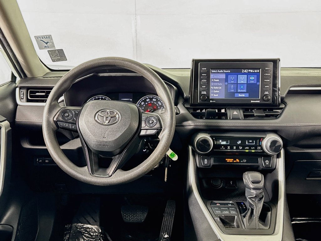 Used 2022 Toyota RAV4 LE AWD/4WD image 25