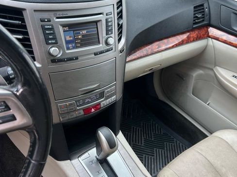 Used 2012 Subaru Outback 2.5i Limited w/ Moonroof Pkg AWD/4WD image 13