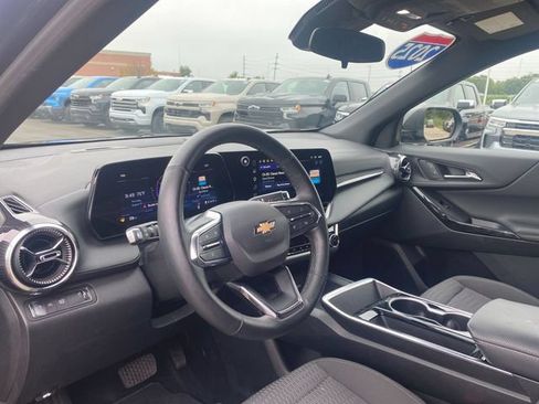 Used 2025 Chevrolet Equinox LT FWD image 10