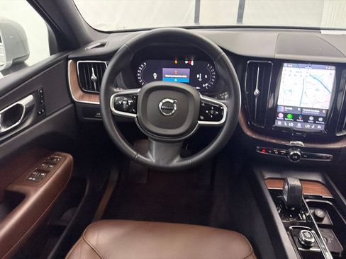 Used 2023 Volvo XC60 B5 Plus FWD image 26