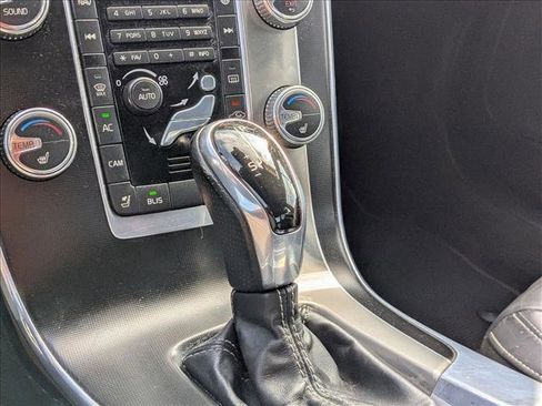 Used 2015 Volvo S60 T6 R-Design image 10