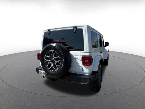 Used 2025 Jeep Wrangler Unlimited Sahara AWD/4WD image 14