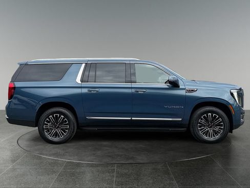 Used 2025 GMC Yukon XL Elevation AWD/4WD image 10