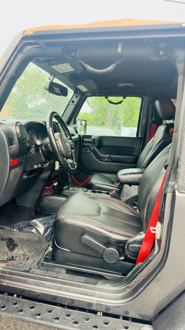 Used 2018 Jeep Wrangler Rubicon AWD/4WD image 29