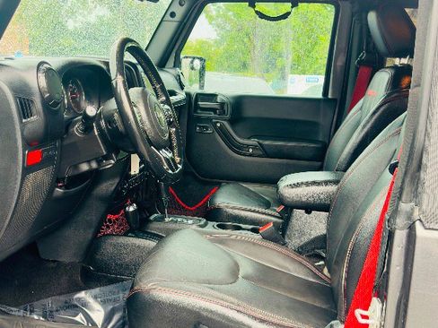 Used 2018 Jeep Wrangler Rubicon AWD/4WD image 29