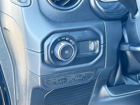New 2025 Jeep Wrangler Unlimited Rubicon w/ Convenience Group AWD/4WD image 10