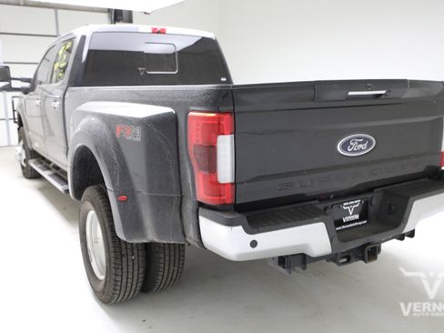 Used 2019 Ford F350 Lariat w/ Lariat Ultimate Package image 2