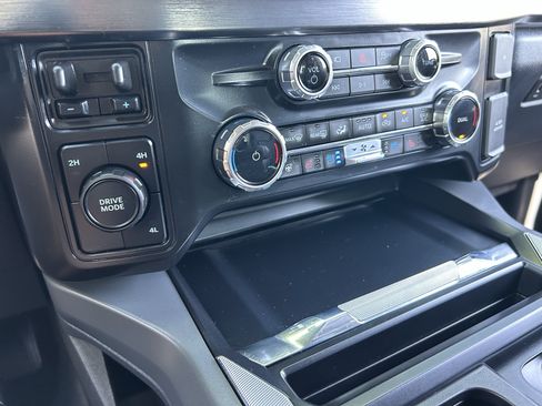 Used 2025 Ford F250 Lariat AWD/4WD image 23