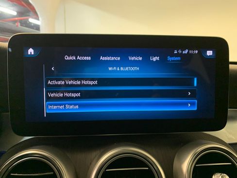 Used 2022 Mercedes-Benz GLC 300 4MATIC w/ AMG Line image 39