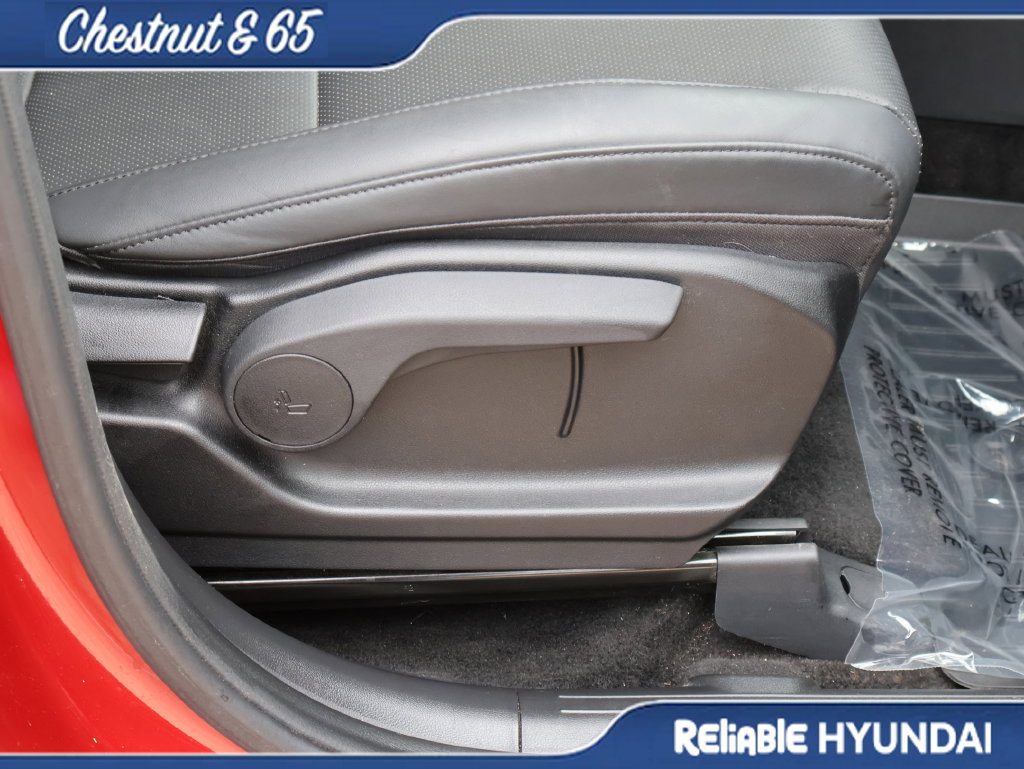 Used 2025 Hyundai Santa Fe SEL AWD/4WD image 10