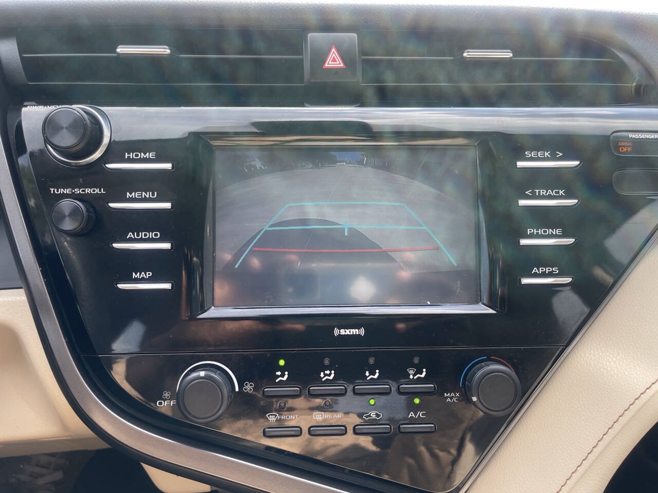 Used 2020 Toyota Camry LE FWD image 14