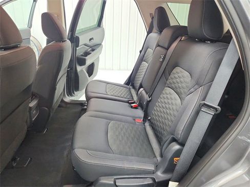 Used 2024 Nissan Pathfinder SV image 30