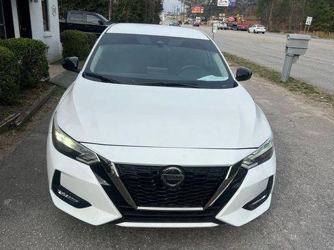 Used 2021 Nissan Sentra SR image 2