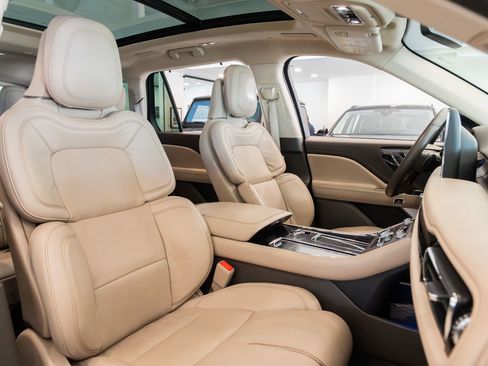 Used 2023 Lincoln Aviator Reserve w/ Equipment Group 201A image 26