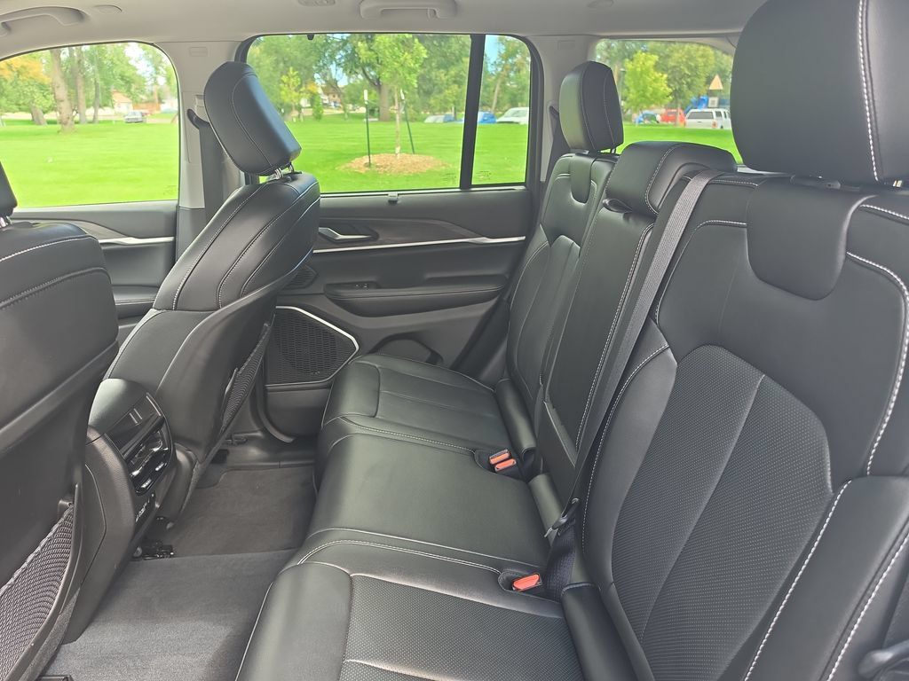 Used 2023 Jeep Grand Cherokee 4WD 4xe w/ Luxury Tech Group II image 27