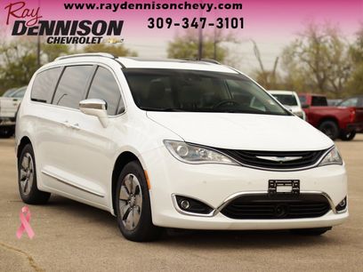 Used 2018 Chrysler Pacifica Limited w/ Advanced Safetytec Group