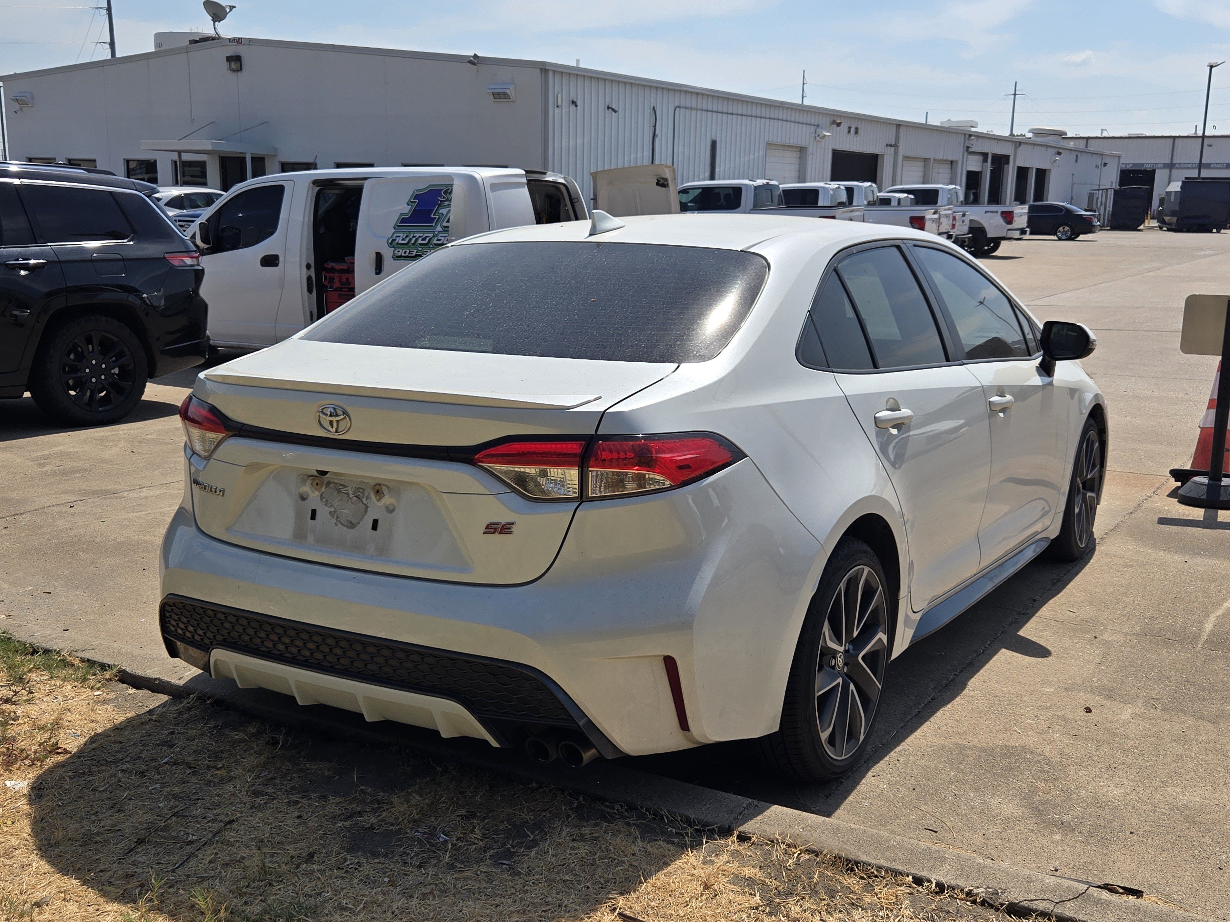 Used 2021 Toyota Corolla SE FWD image 4