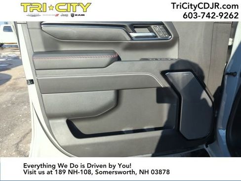 Used 2025 GMC Sierra 2500 AT4X image 15