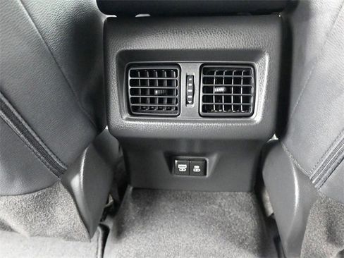 Used 2025 Toyota Camry SE w/ Convenience Package image 25