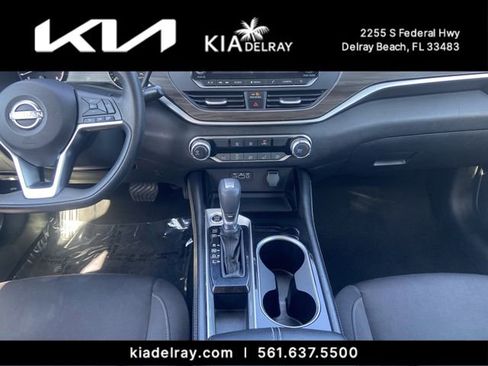 Used 2023 Nissan Altima 2.5 SV FWD image 12