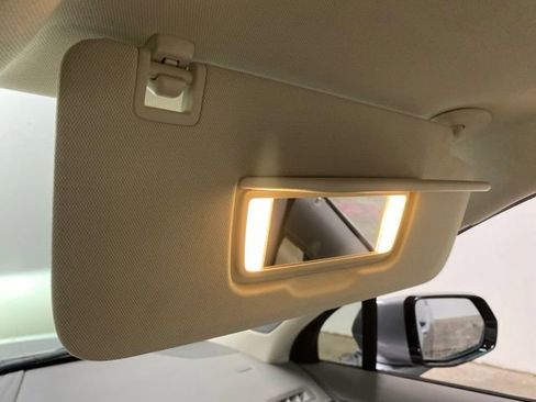 Used 2025 Cadillac XT6 Premium Luxury w/ Technology Package FWD image 63