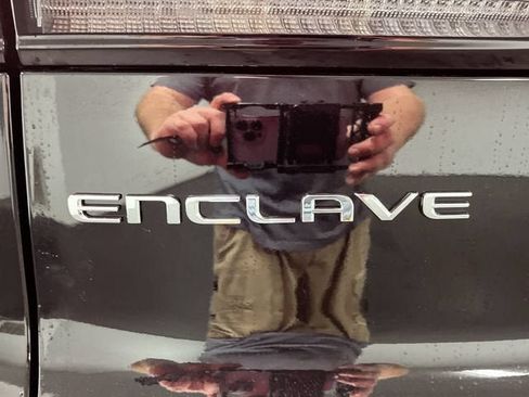 Certified 2025 Buick Enclave Avenir w/ Super Cruise Package FWD image 33
