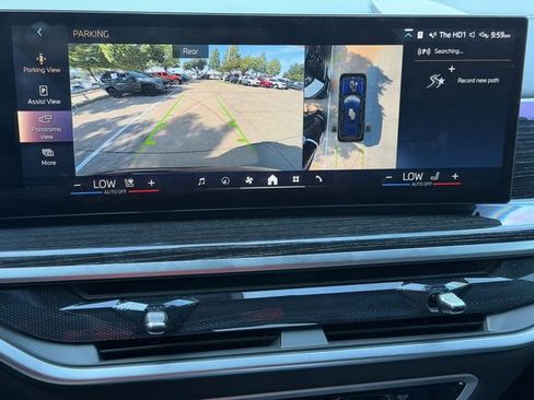 Used 2025 BMW X7 xDrive40i w/ M Sport Package AWD/4WD image 18
