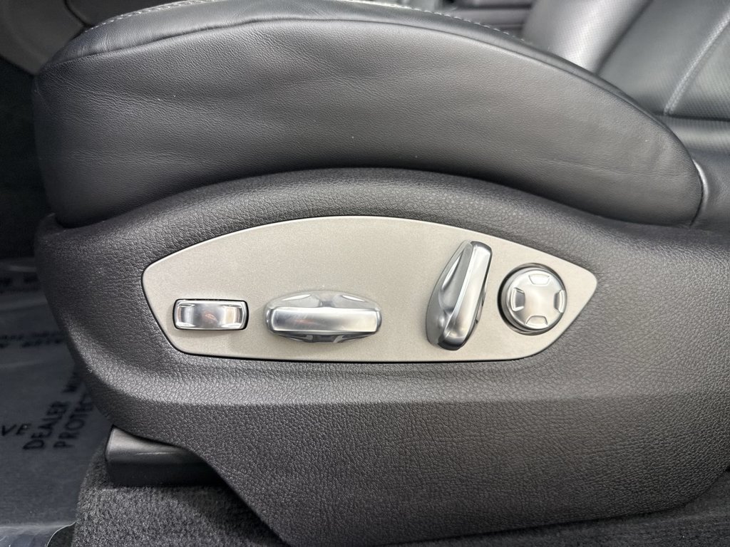 Certified 2026 Porsche Macan AWD/4WD image 39