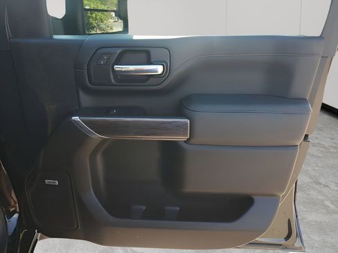 Used 2022 Chevrolet Silverado 2500 LTZ w/ LTZ Premium Texas Edition image 42