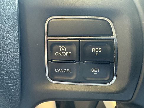 Used 2012 RAM 1500 Big Horn w/ Luxury Group image 12