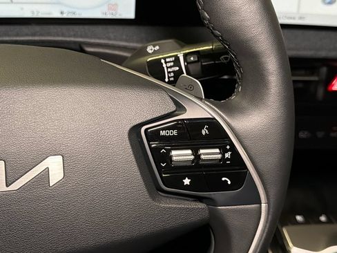 Certified 2024 Kia EV6 Wind AWD/4WD image 28