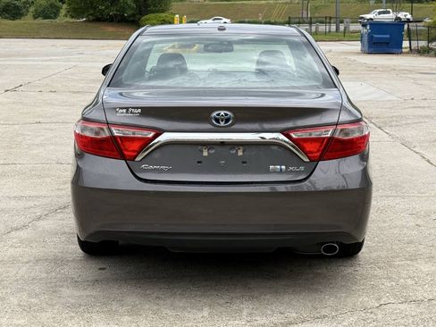 Used 2016 Toyota Camry XLE w/ Moonroof Package FWD image 5