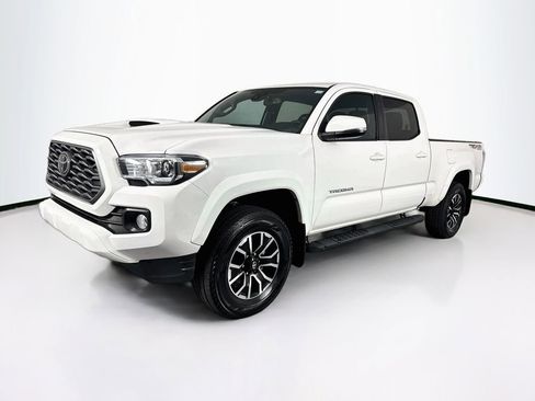 Used 2022 Toyota Tacoma TRD Sport w/ Technology Package AWD/4WD image 3