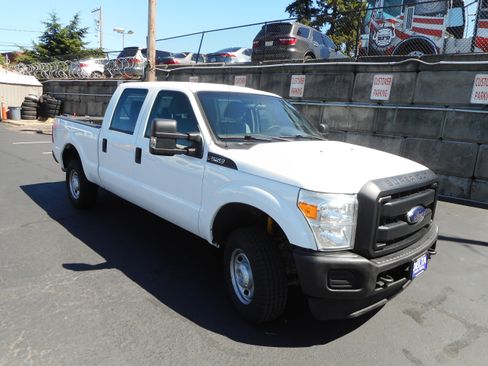Used 2012 Ford F250 XL w/ PWR Equipment Group AWD/4WD image 3