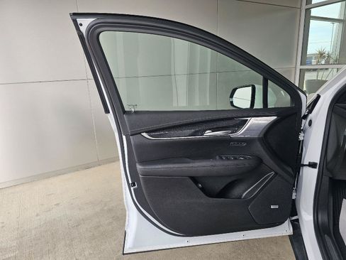 Used 2024 Cadillac XT5 Premium Luxury w/ Technology Package AWD/4WD image 18